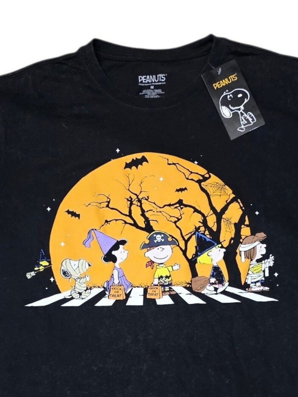 NWT Peanuts Snoopy Charlie Brown Halloween Graphic T-Shirt Black Size M